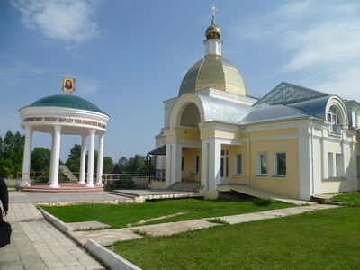 На территории монастыря в Клыково